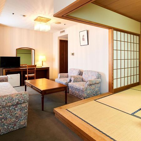 Hotel Marroad Tsukuba Цутіура Екстер'єр фото